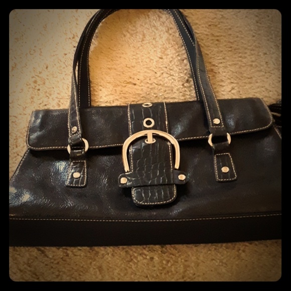 Purse - Picture 1 of 3